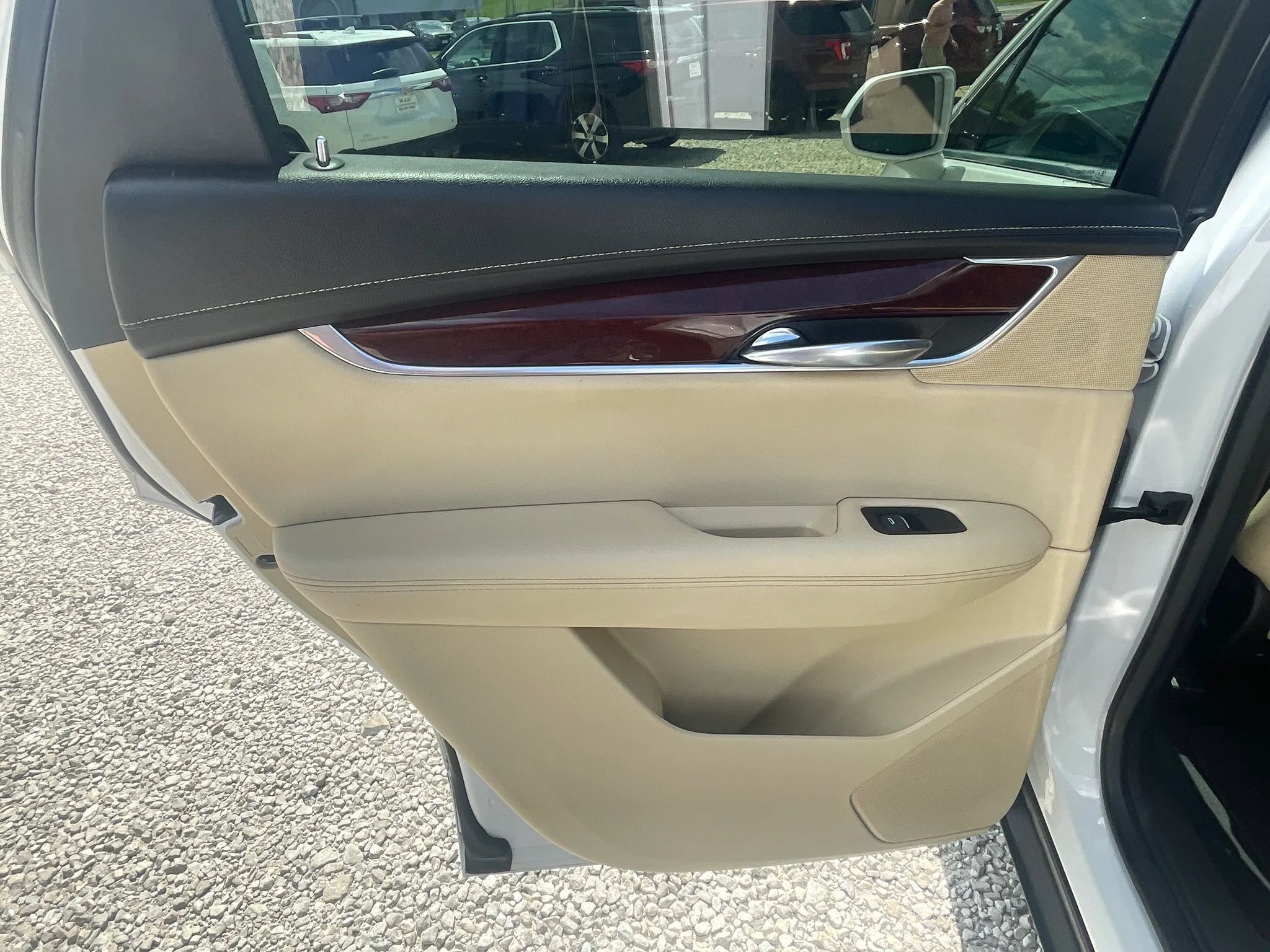Used 2017 Cadillac XT5 Luxury w/ Driver Awareness Package FWD image 29