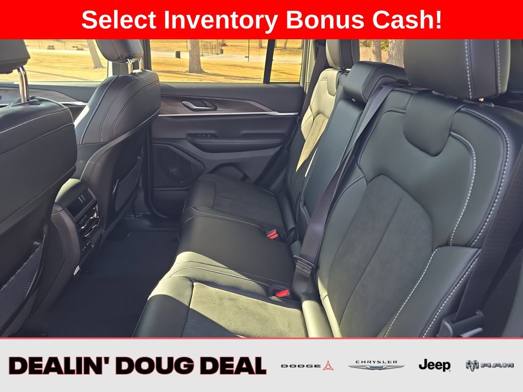New 2026 Jeep Grand Cherokee Altitude AWD/4WD image 24