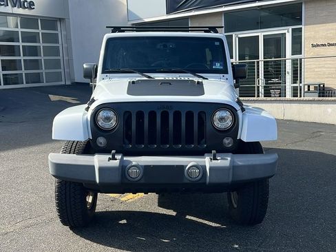 Used 2017 Jeep Wrangler Unlimited Sahara w/ Connectivity Group image 8