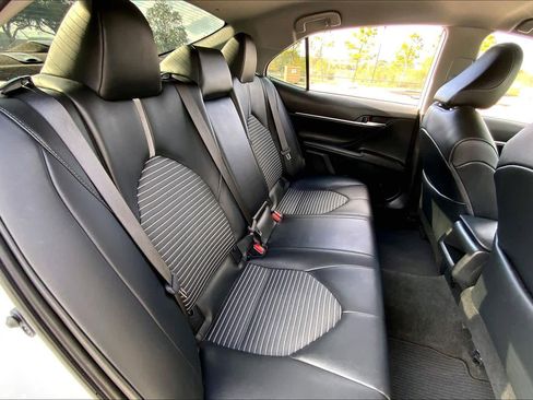 Used 2023 Toyota Camry SE image 18