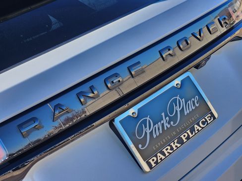 Certified 2022 Land Rover Range Rover Velar R-Dynamic S image 12