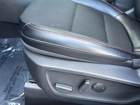Used 2025 Ford Escape ST-Line FWD image 12