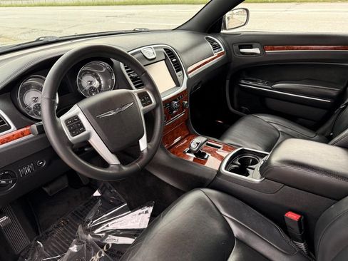 Used 2014 Chrysler 300 AWD w/ Driver Convenience Group image 25