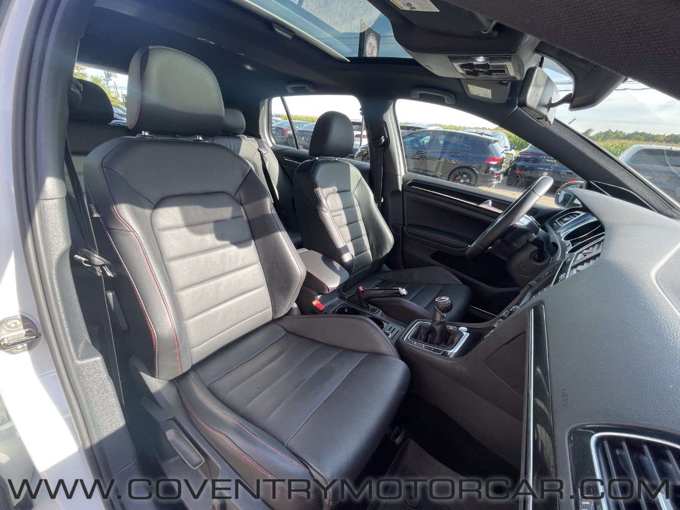 Used 2017 Volkswagen GTI SE FWD image 26