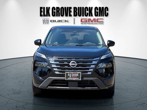Used 2024 Nissan Rogue SV AWD/4WD image 9