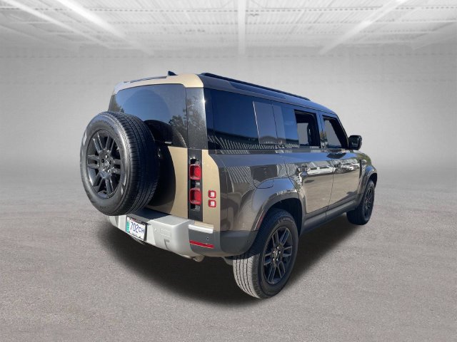 Used 2025 Land Rover Defender 110 S AWD/4WD image 8