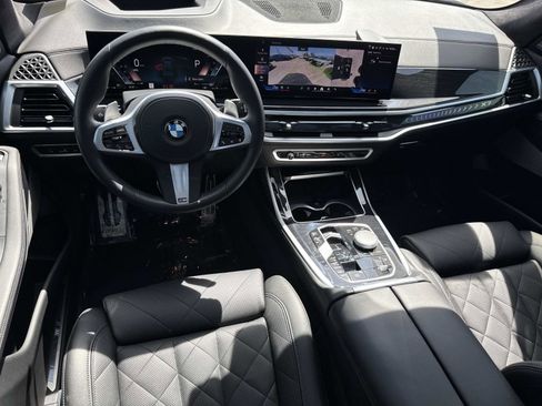 Certified 2024 BMW X7 xDrive40i w/ M Sport Package image 8