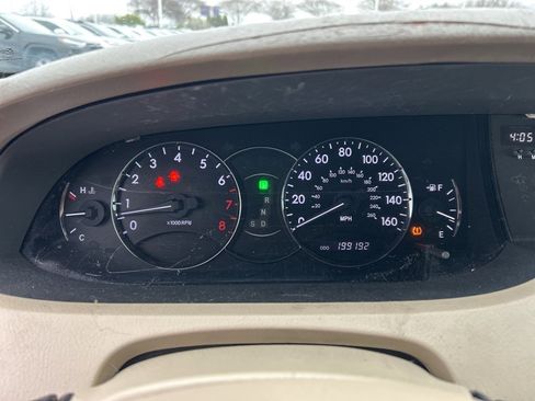 Used 2010 Toyota Avalon Limited image 10