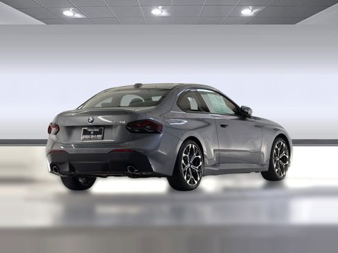 Used 2025 BMW 230i Coupe w/ Convenience Package RWD image 9
