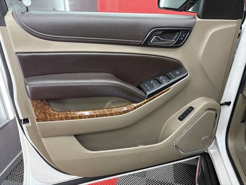 Used 2016 Chevrolet Suburban LTZ image 7