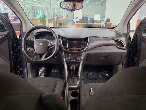 Used 2019 Chevrolet Trax LS FWD image 9