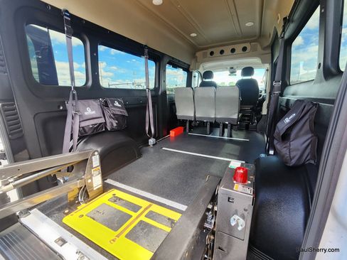 Used 2021 RAM ProMaster 2500 w/ Premium Appearance Group FWD image 37