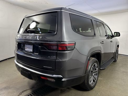 Used 2024 Jeep Wagoneer Series II w/ Flexible Seating Group image 35