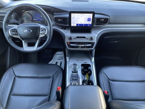 Used 2023 Ford Explorer XLT w/ Equipment Group 202A image 17