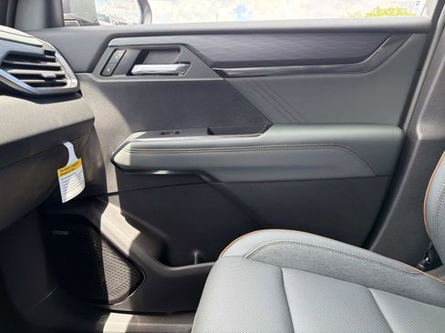 New 2026 GMC Acadia AT4 image 22