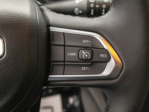 Used 2026 Jeep Compass Latitude AWD/4WD image 21