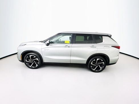 Used 2024 Mitsubishi Outlander 4WD Plug-In Hybrid image 4