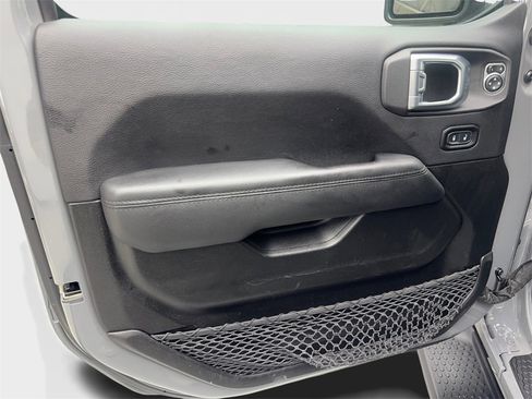 Used 2023 Jeep Wrangler Altitude image 30