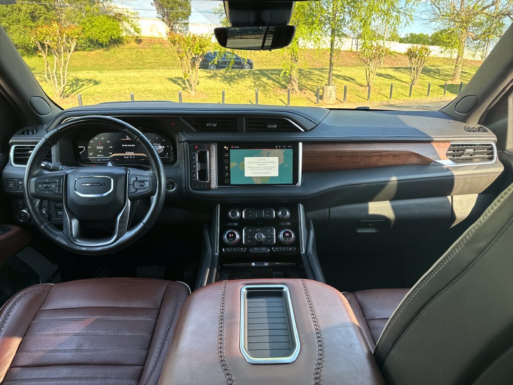 Used 2023 GMC Yukon XL Denali Ultimate AWD/4WD image 12