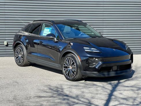 Certified 2024 Porsche Macan 4 Electric image 8