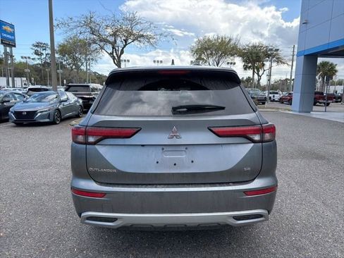 Used 2024 Mitsubishi Outlander SE image 4