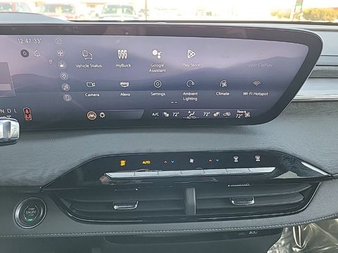 Used 2025 Buick Enclave Preferred image 10