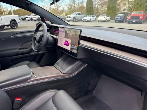 Used 2024 Tesla Model X AWD/4WD image 46