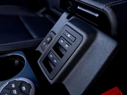 Used 2025 Ford Bronco Badlands AWD/4WD image 18
