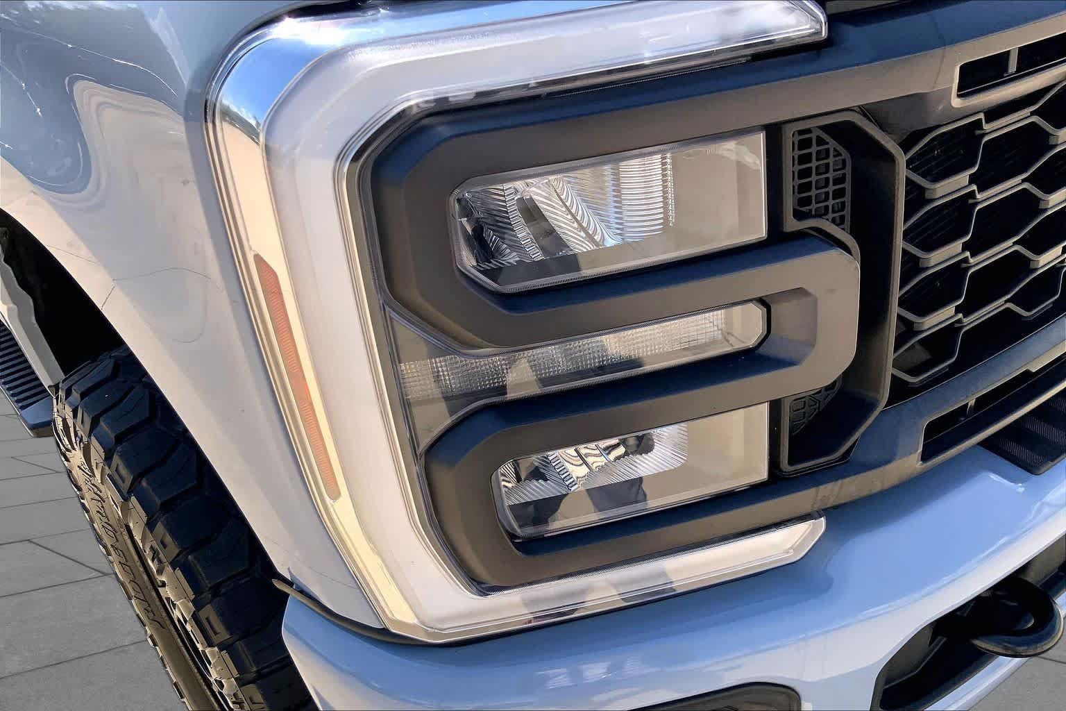 Used 2024 Ford F250 Lariat w/ Lariat Ultimate Package AWD/4WD image 28