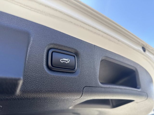 Used 2023 Hyundai Santa Fe SEL w/ Cargo Package AWD/4WD image 8