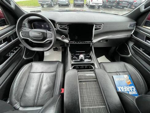 Used 2022 Jeep Wagoneer Series II AWD/4WD image 30