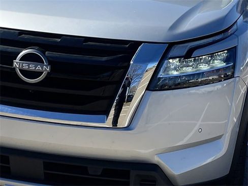 Used 2023 Nissan Pathfinder Platinum w/ Cargo Package image 9