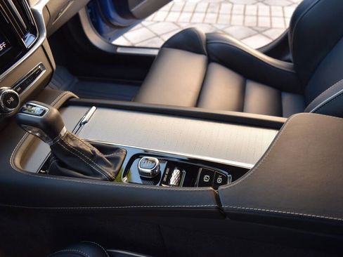 Used 2020 Volvo S90 T6 R-Design image 58