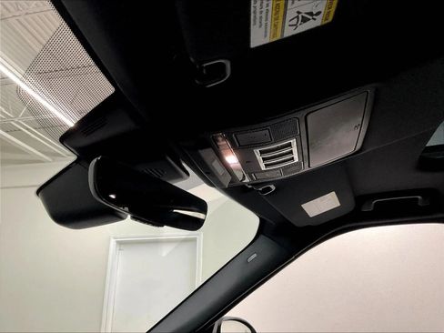 Used 2019 Land Rover Discovery HSE AWD/4WD image 43