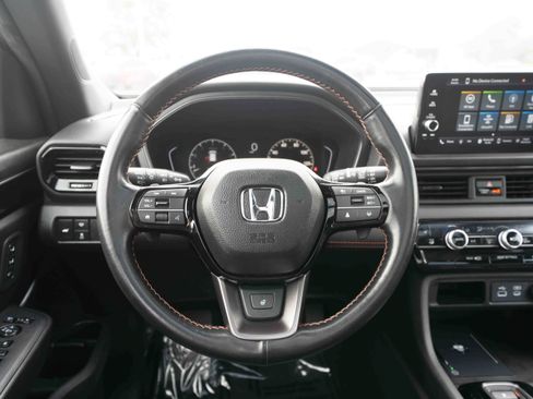 Used 2025 Honda Pilot TrailSport image 21