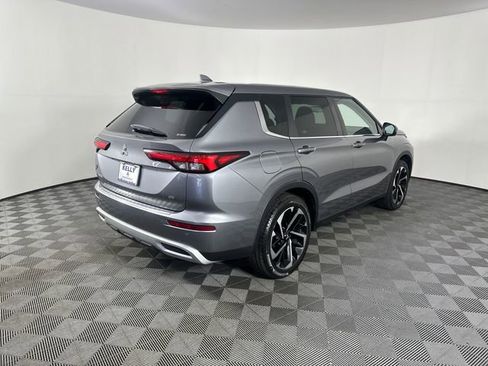Used 2022 Mitsubishi Outlander SE AWD/4WD image 9