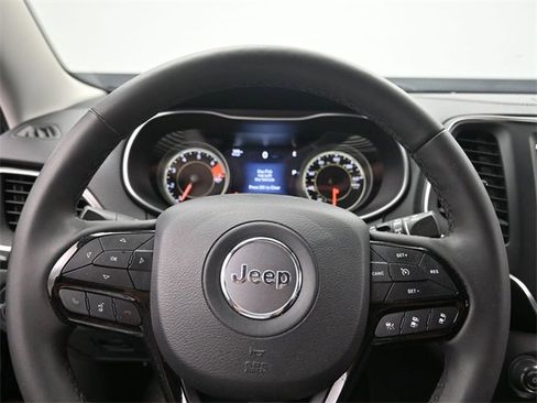 Used 2023 Jeep Cherokee Altitude Lux image 19