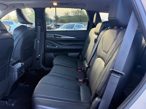 Used 2023 INFINITI QX60 Luxe w/ Performance Audio Package image 10