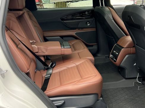 New 2026 Lincoln Nautilus Reserve w/ Jet Appearance Package AWD/4WD image 11