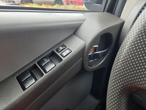 Used 2014 Nissan Xterra X AWD/4WD image 21