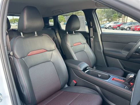 New 2026 Nissan Kicks SR image 42