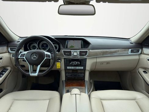 Used 2014 Mercedes-Benz E 350 4MATIC Sedan image 14