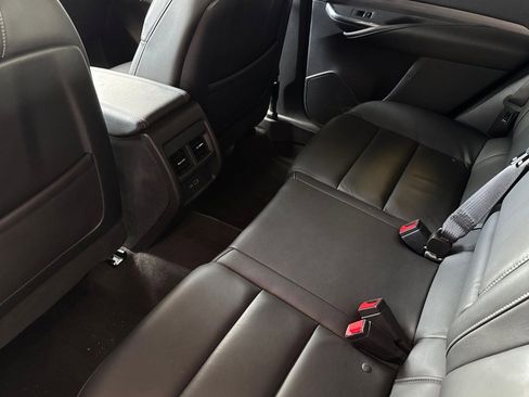 Used 2024 Cadillac XT4 Premium Luxury image 9