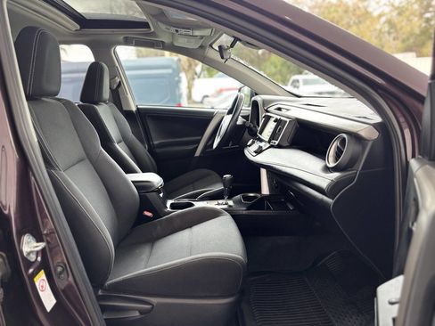 Used 2018 Toyota RAV4 XLE image 31