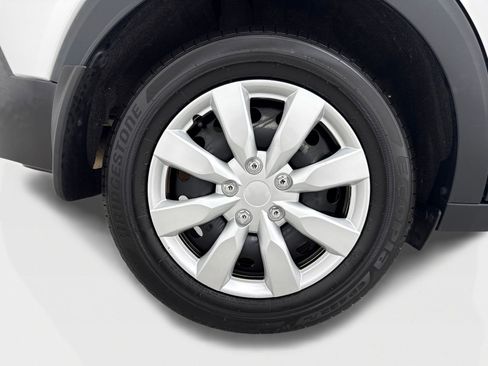 Used 2020 Nissan Kicks S FWD image 47