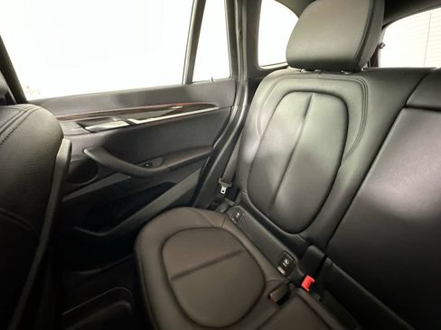 Used 2019 BMW X1 xDrive28i w/ Convenience Package AWD/4WD image 12
