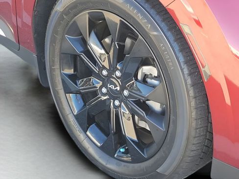 Used 2023 Kia Carnival SX Prestige image 7