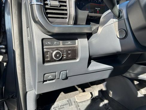 Used 2023 Ford F250 Lariat w/ Sport Appearance Package AWD/4WD image 22