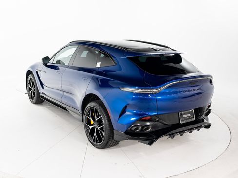 Used 2025 Aston Martin DBX 707 image 3