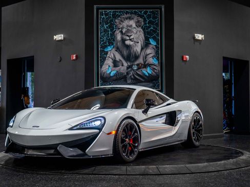 Used 2018 McLaren 570S Spider image 4